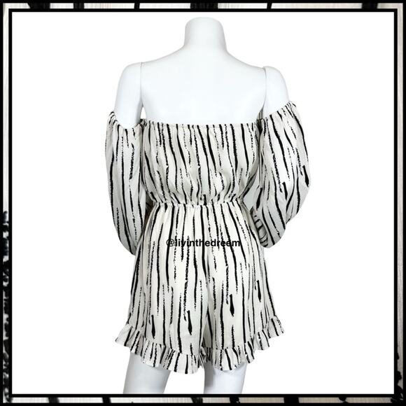 Wild Honey Black And Cream Romper SZ M $59 - Picture 5 of 9